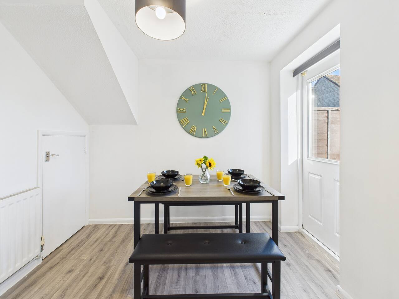 NEW | Cornfields Place | Racecourse | Free Parking