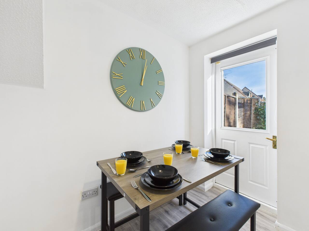 NEW | Cornfields Place | Racecourse | Free Parking