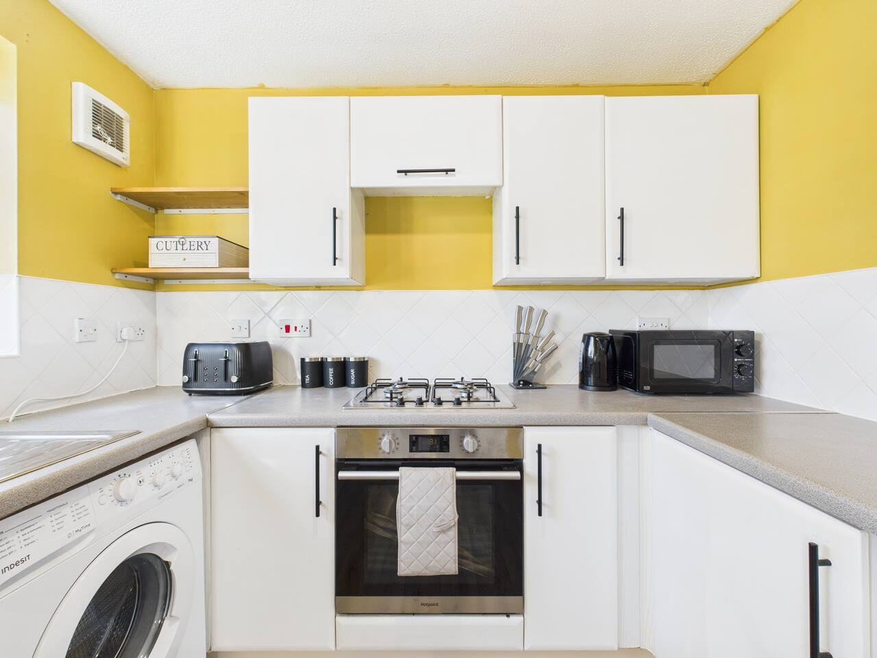 NEW | Cornfields Place | Racecourse | Free Parking