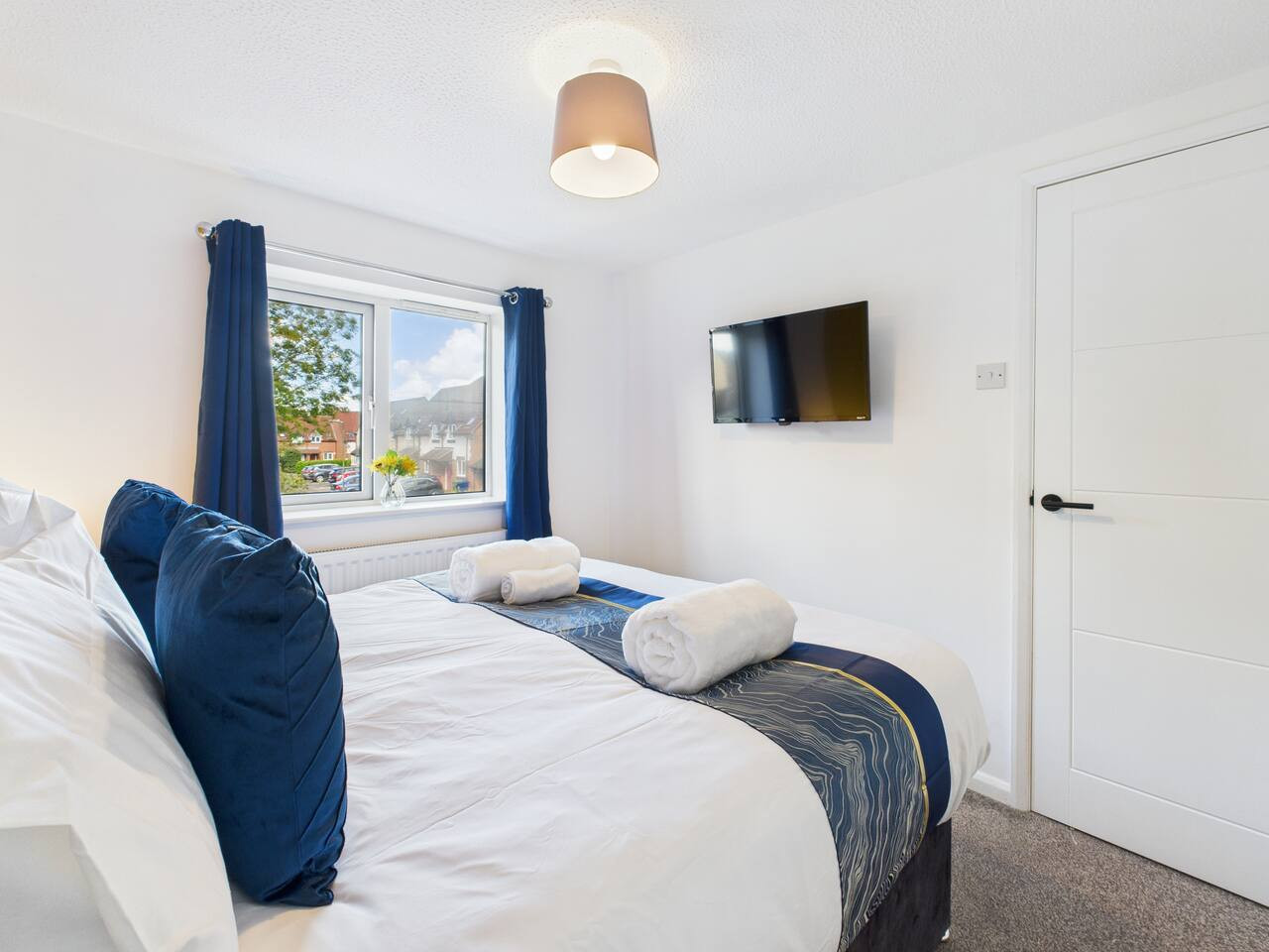 NEW | Cornfields Place | Racecourse | Free Parking