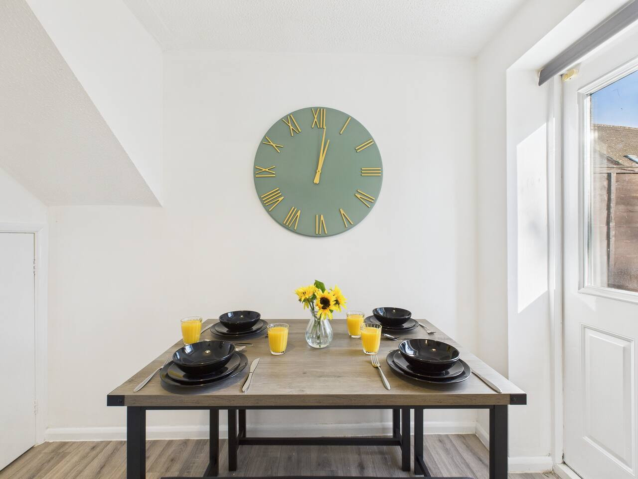 NEW | Cornfields Place | Racecourse | Free Parking