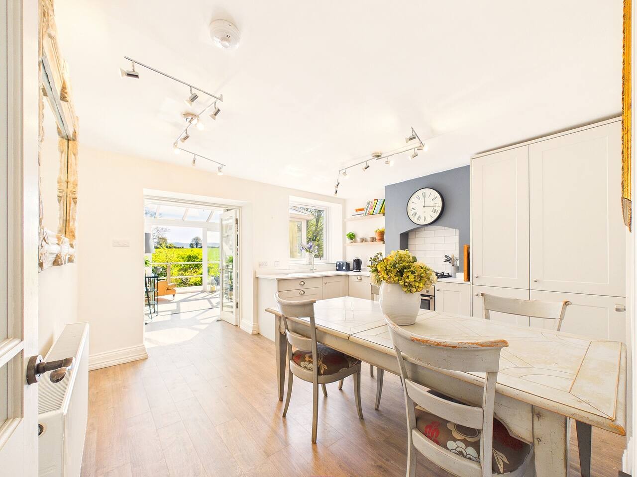 Belas View in 36 Cheltenham Road - Property image 16 - VivreStays