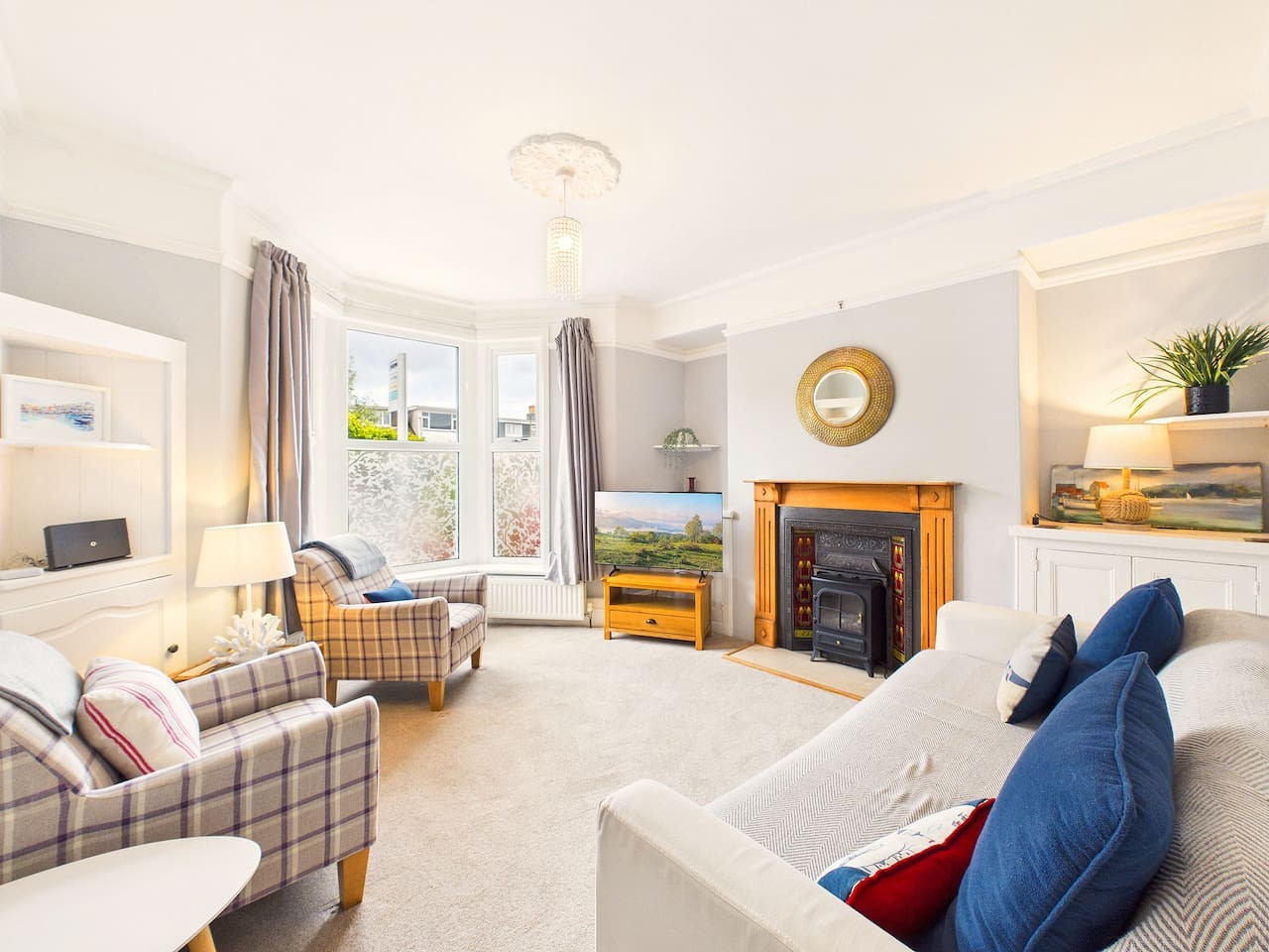 7 Trafalgar Terrace in 7 Higher Furzeham Rd, Brixham TQ5 8QT, UK - Property image 2 - VivreStays
