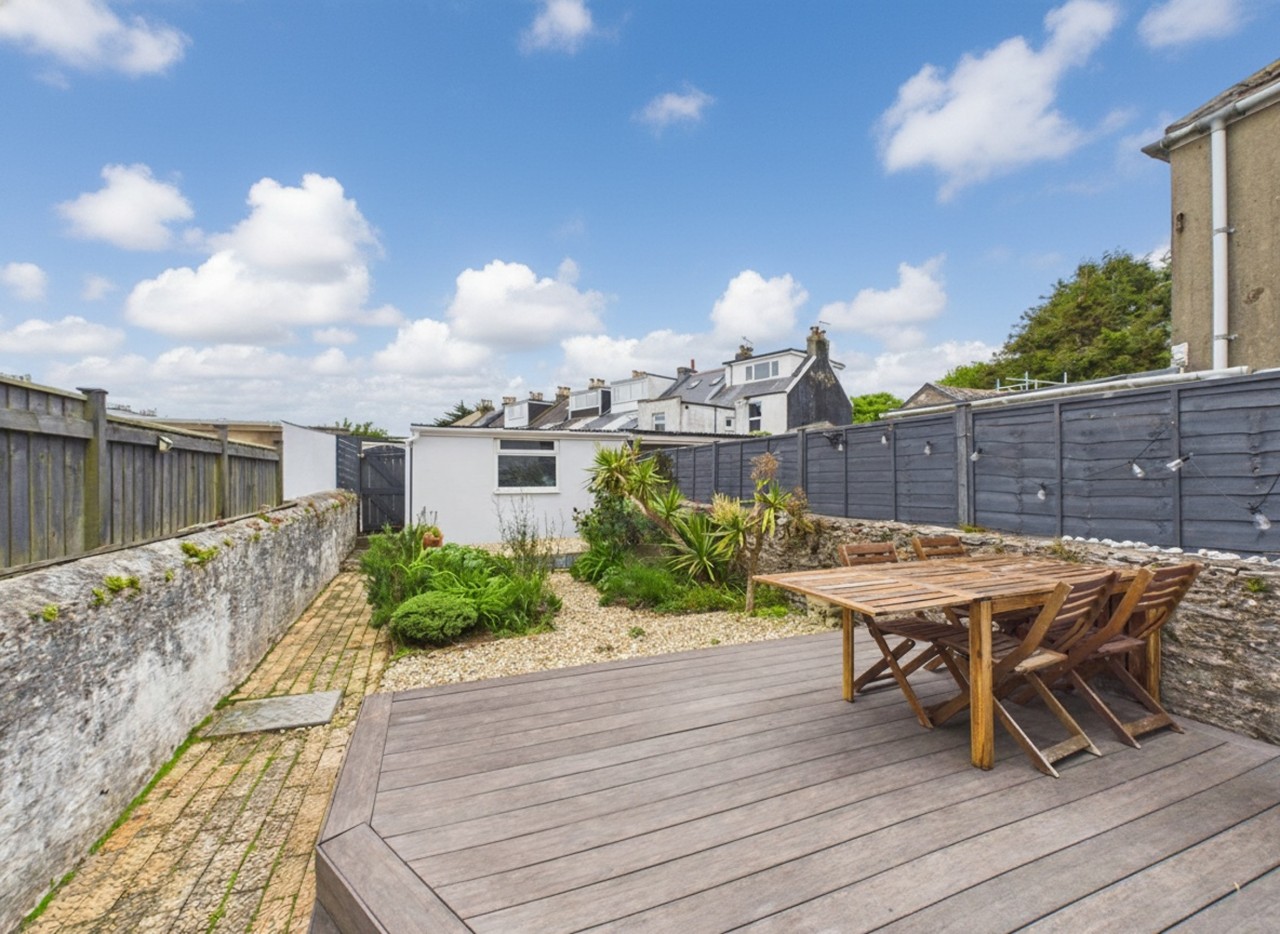 7 Trafalgar Terrace in 7 Higher Furzeham Rd, Brixham TQ5 8QT, UK - Property image 3 - VivreStays