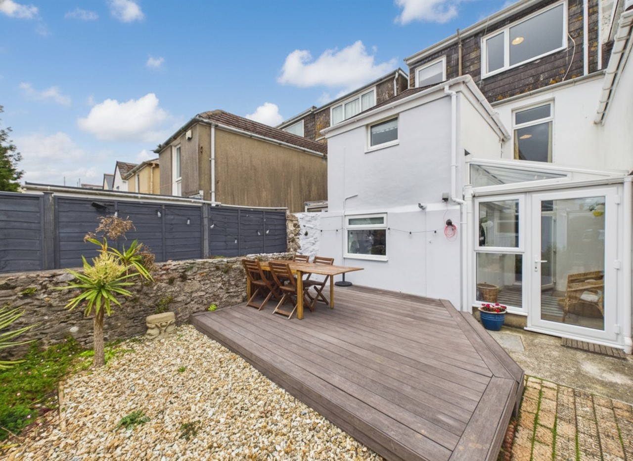 7 Trafalgar Terrace in 7 Higher Furzeham Rd, Brixham TQ5 8QT, UK - Property image 37 - VivreStays