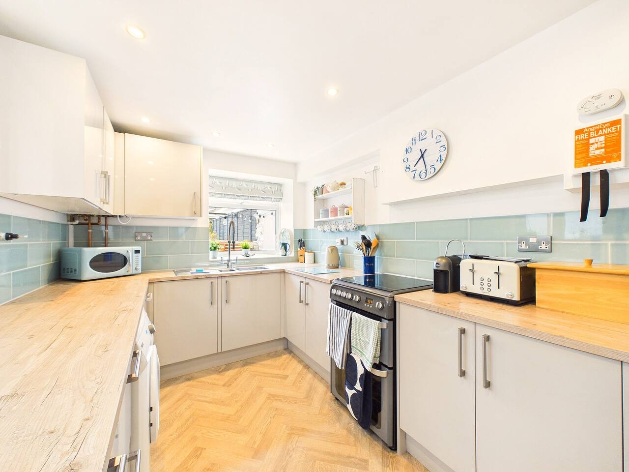 7 Trafalgar Terrace in 7 Higher Furzeham Rd, Brixham TQ5 8QT, UK - Property image 4 - VivreStays