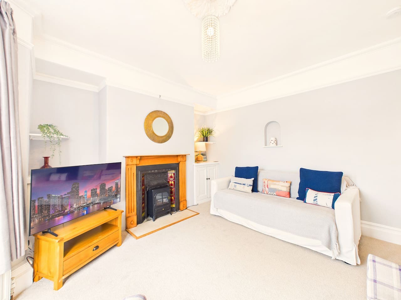 7 Trafalgar Terrace in 7 Higher Furzeham Rd, Brixham TQ5 8QT, UK - Property image 10 - VivreStays
