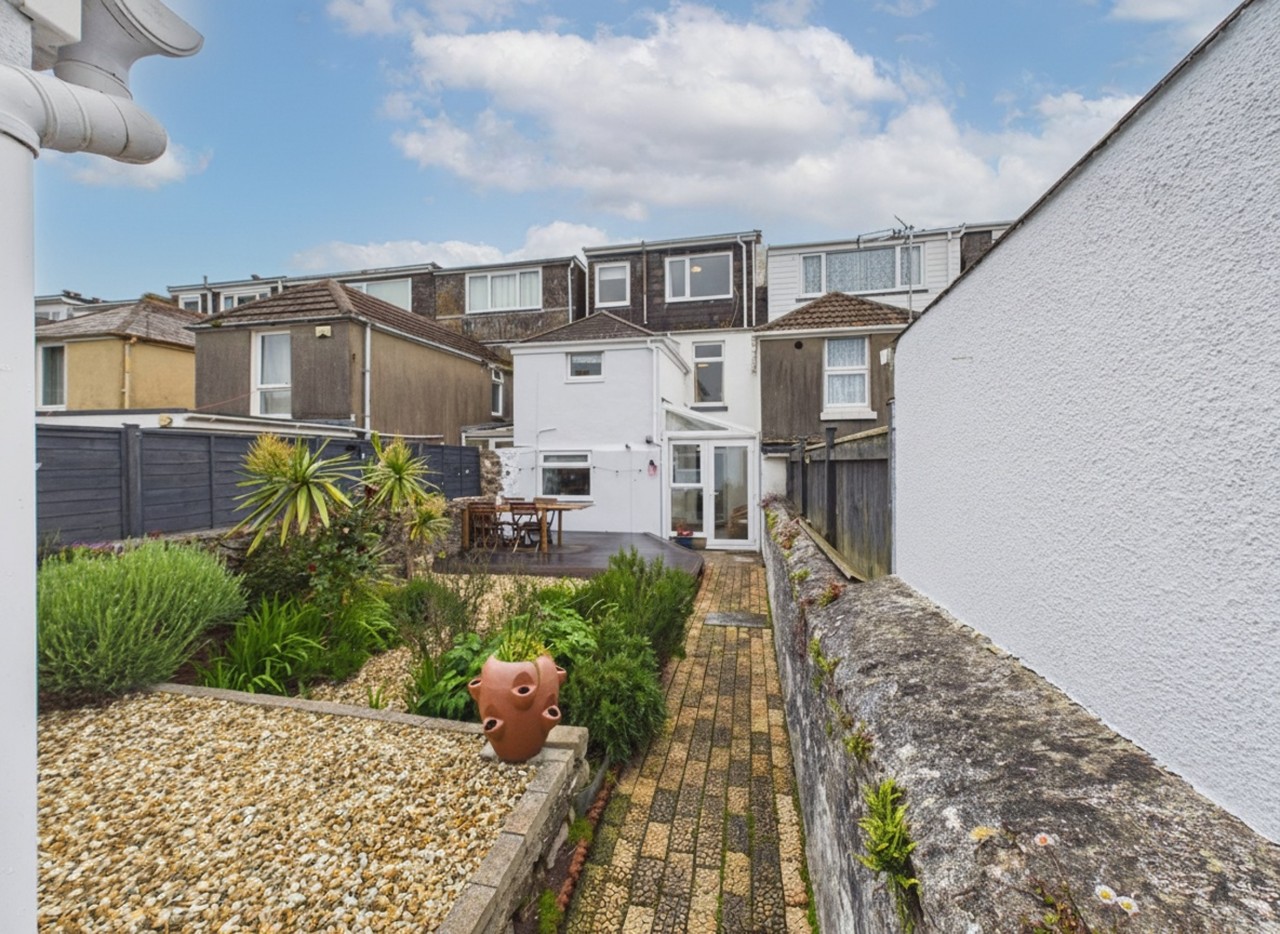 7 Trafalgar Terrace in 7 Higher Furzeham Rd, Brixham TQ5 8QT, UK - Property image 36 - VivreStays
