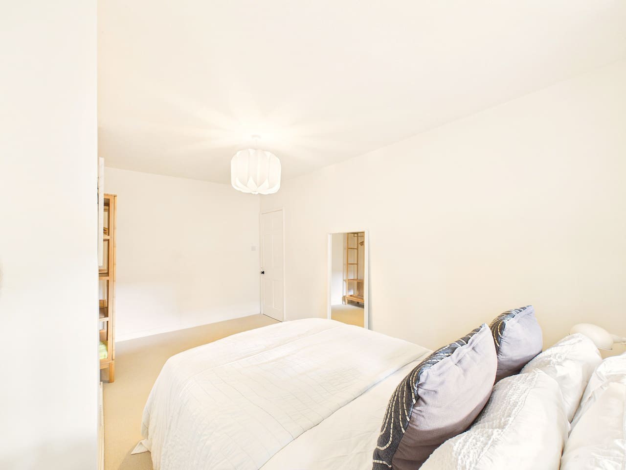 132 London Road in 132 London Road - Property image 7 - VivreStays