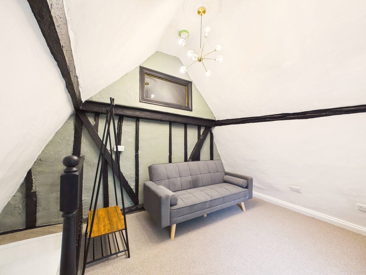 82A High Street in 82 High Street - Property image 5 - VivreStays