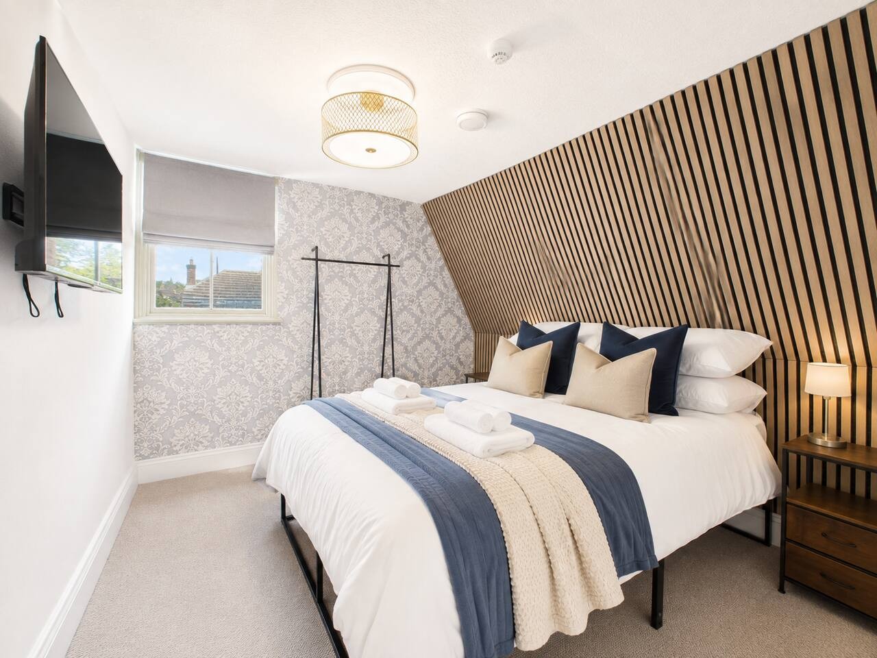 82A High Street in 82 High Street - Property image 3 - VivreStays