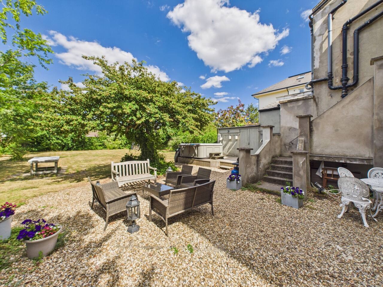 17 Queens Road in 17 Queen's Road - Property image 15 - VivreStays