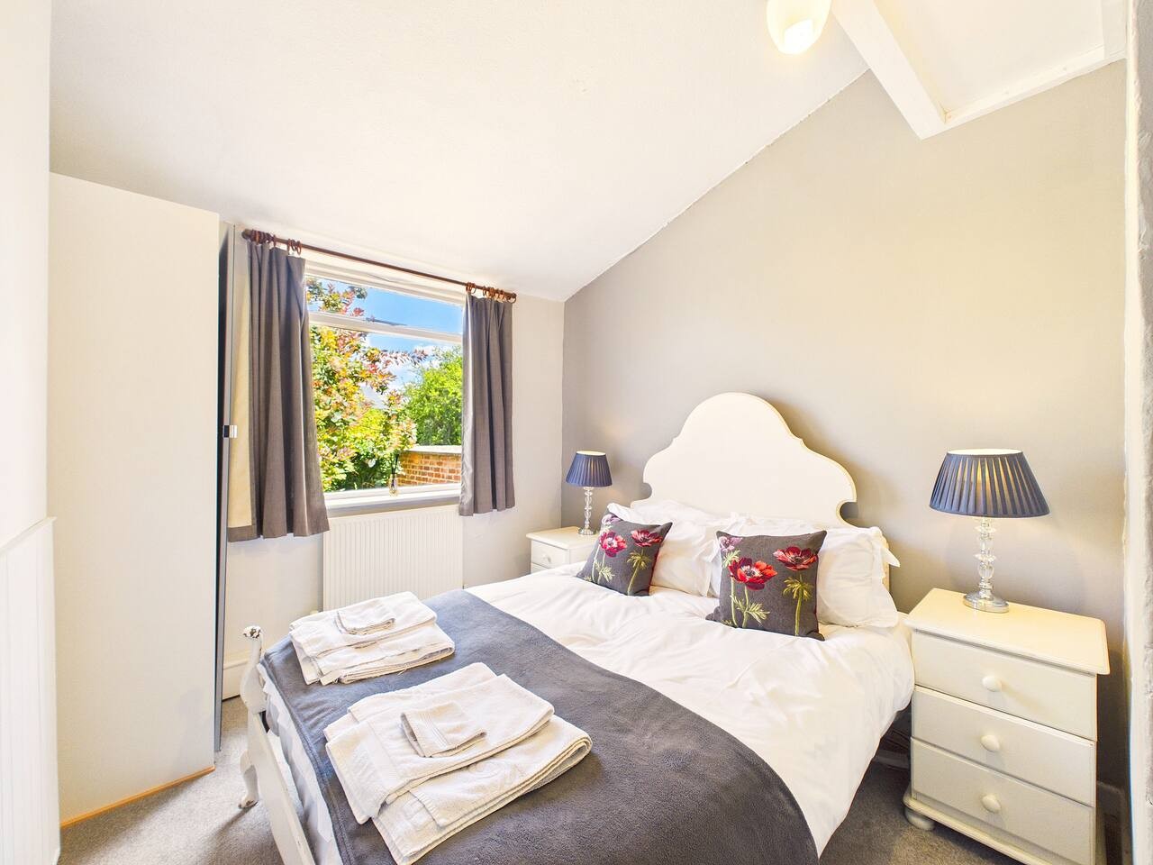 17 Queens Road in 17 Queen's Road - Property image 32 - VivreStays