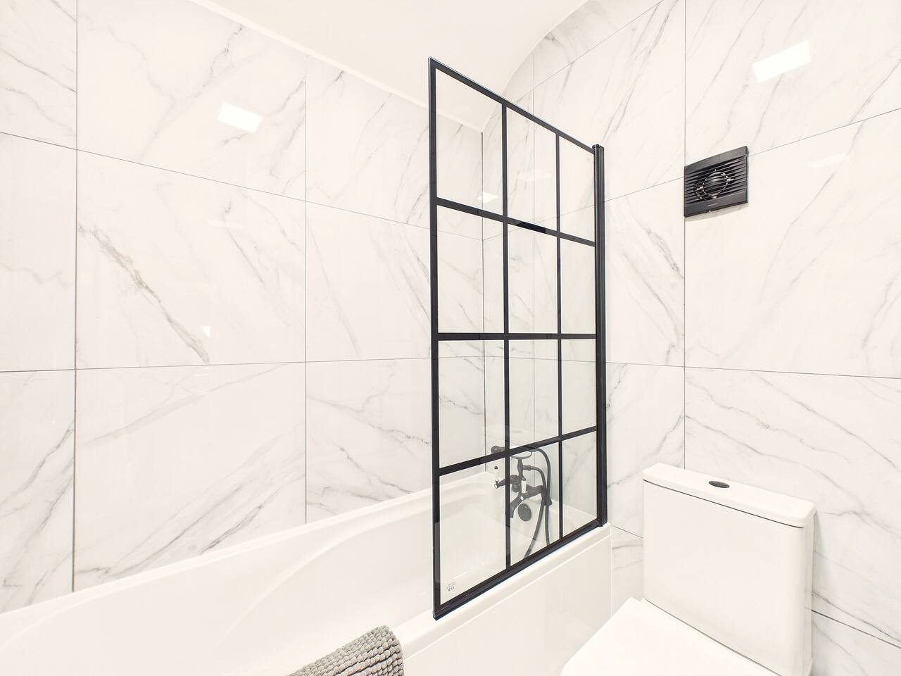 22 Ravens Lane in 22 Ravens Lane - Property image 20 - VivreStays