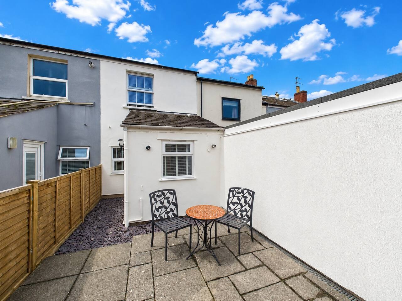14 Duke Street in 14 Duke Street - Property image 18 - VivreStays