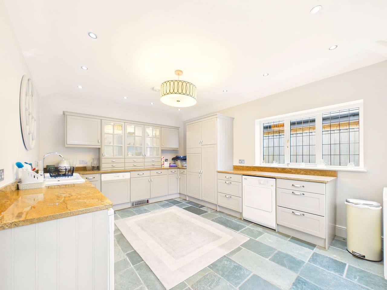 St Edmunds in Sandy Lane Road - Property image 22 - VivreStays