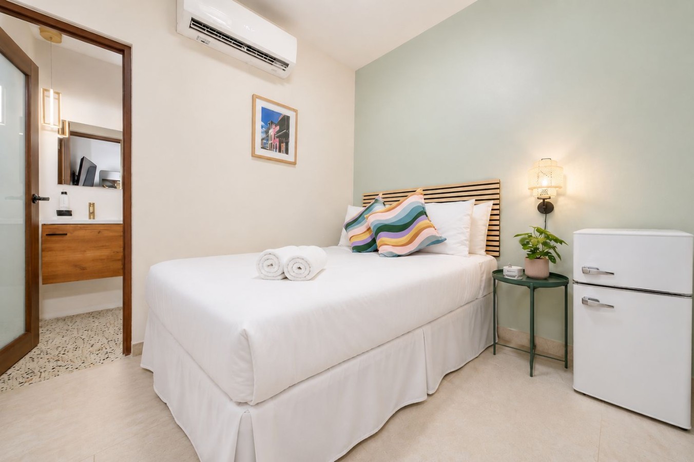 Vibrant Walkable Stay at Hotel Luz