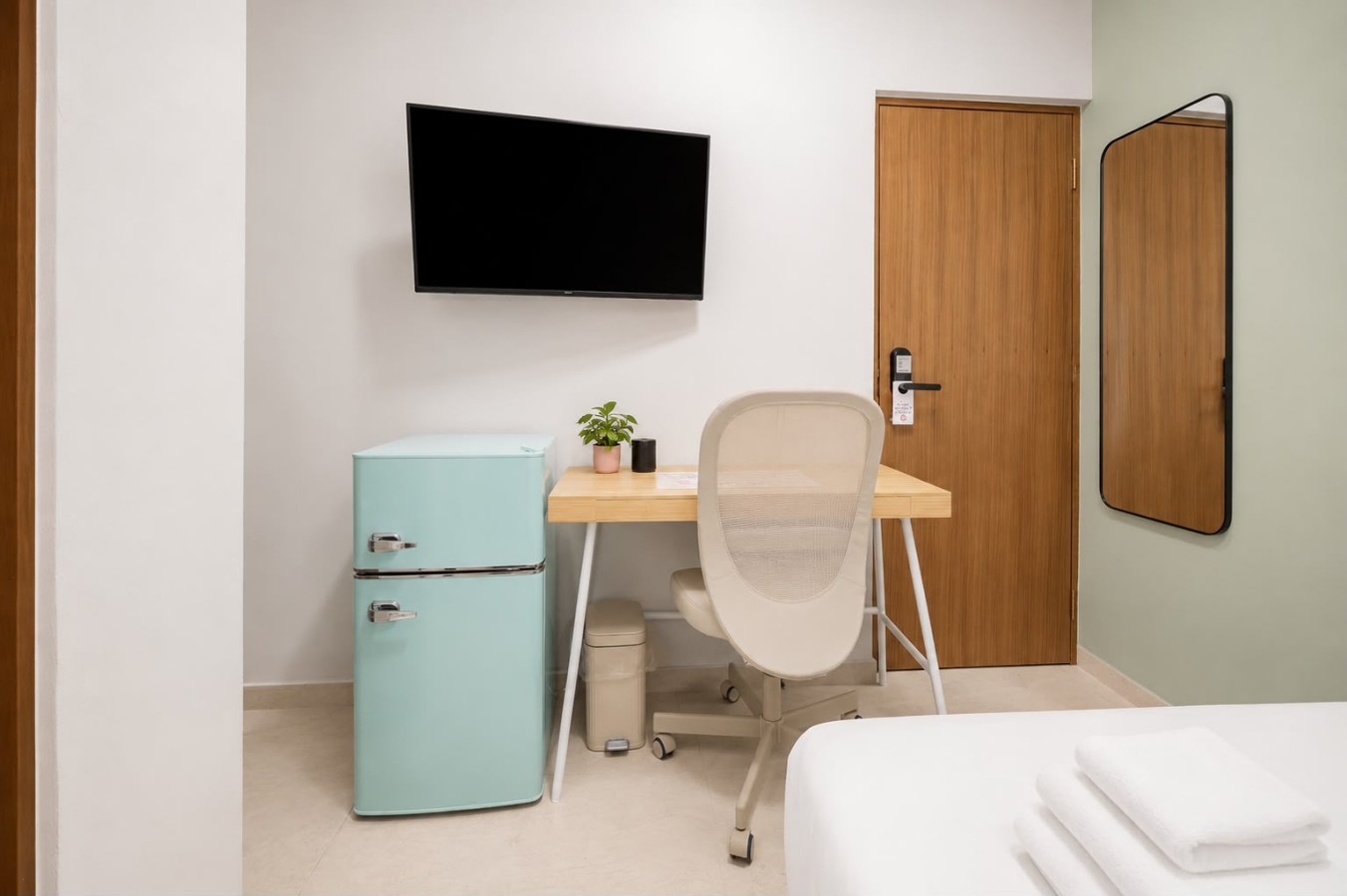 Sleek & Serene Stay at Hotel Luz, photo 5