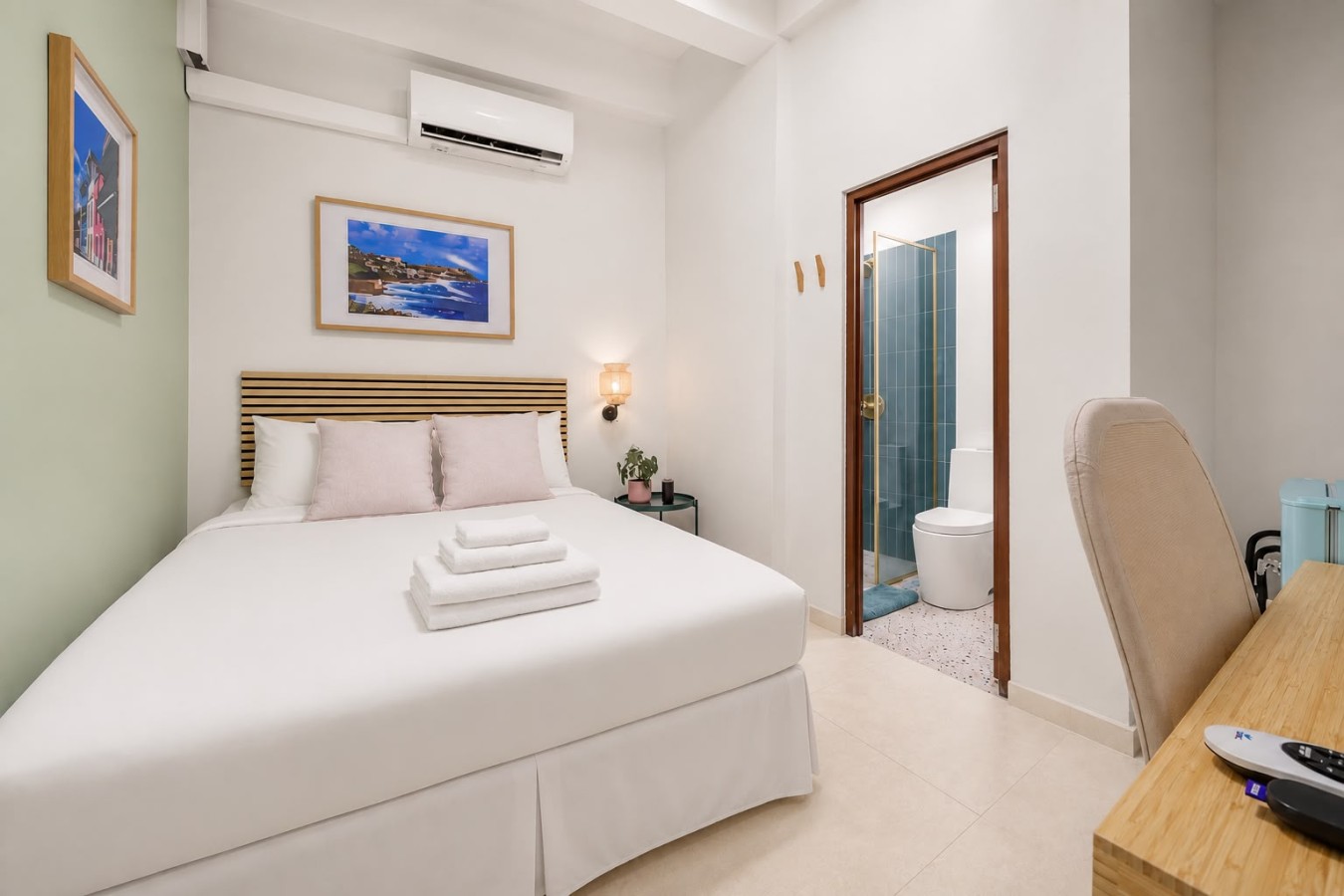 Sleek & Serene Stay at Hotel Luz