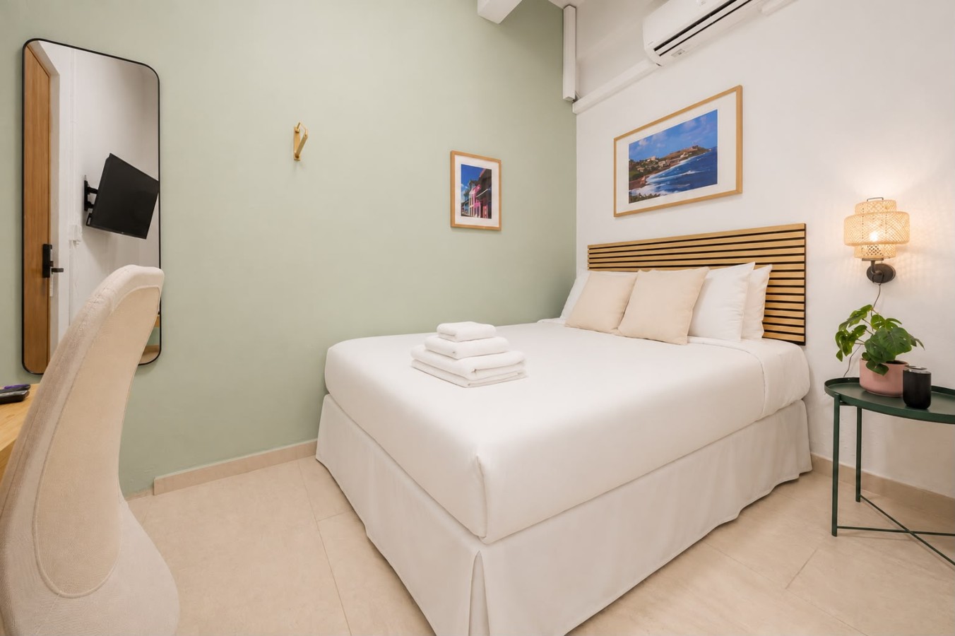 Sleek & Serene Stay at Hotel Luz, photo 2
