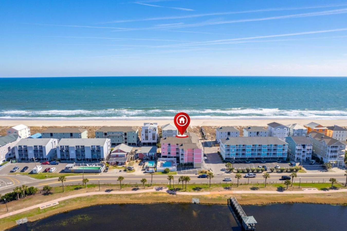 Beach + Lake Views, Sleeps 5!