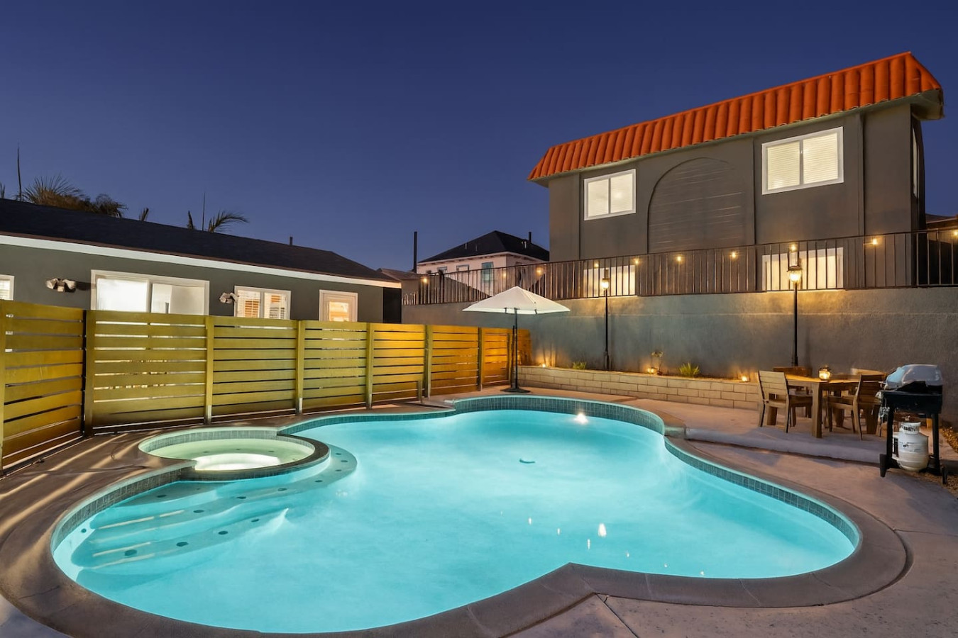 Sparkling Pool And Spa - Stylish Urban Oasis - San Diego