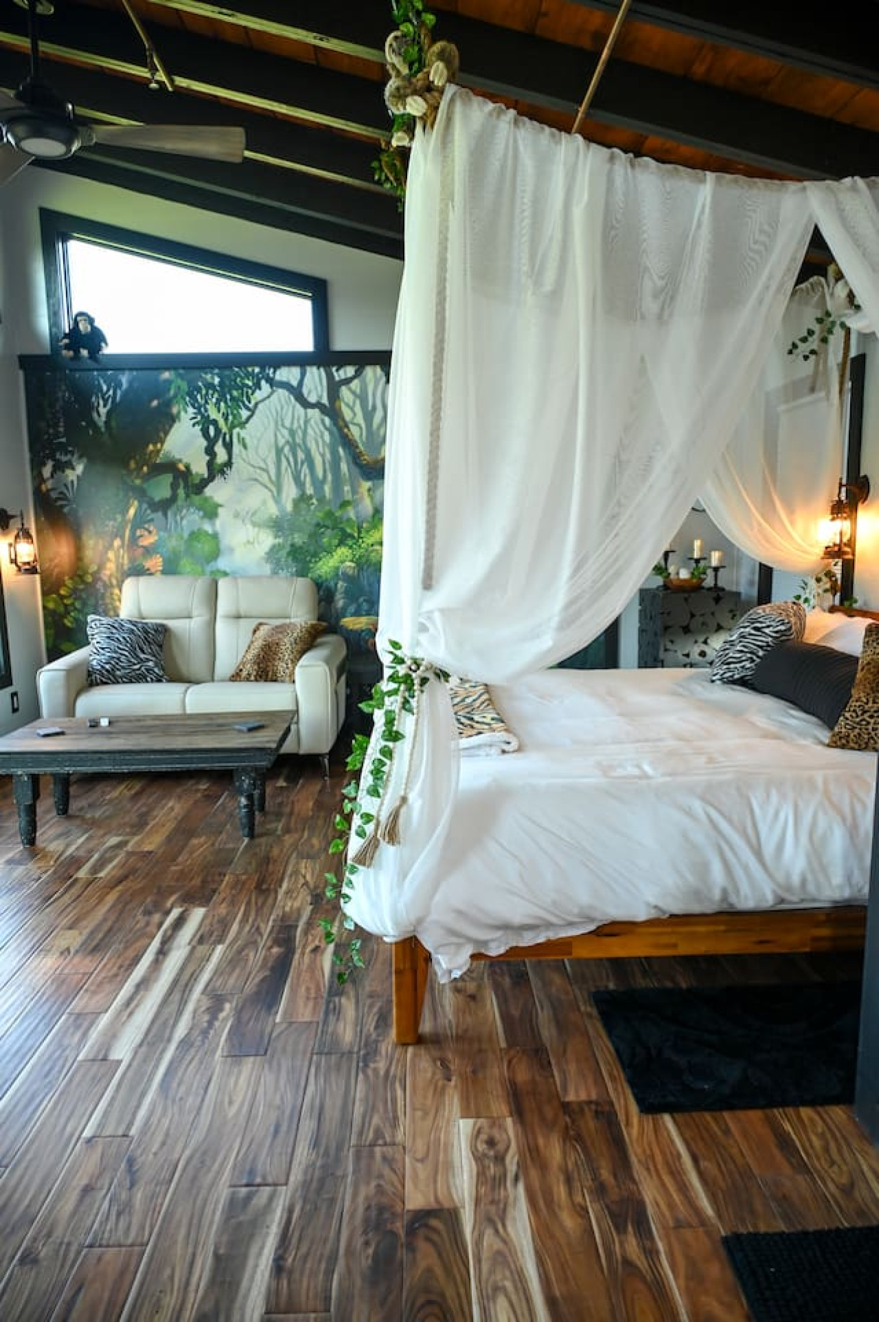 Tarzan And Jane Treehouse. Hot tub. Riverfront