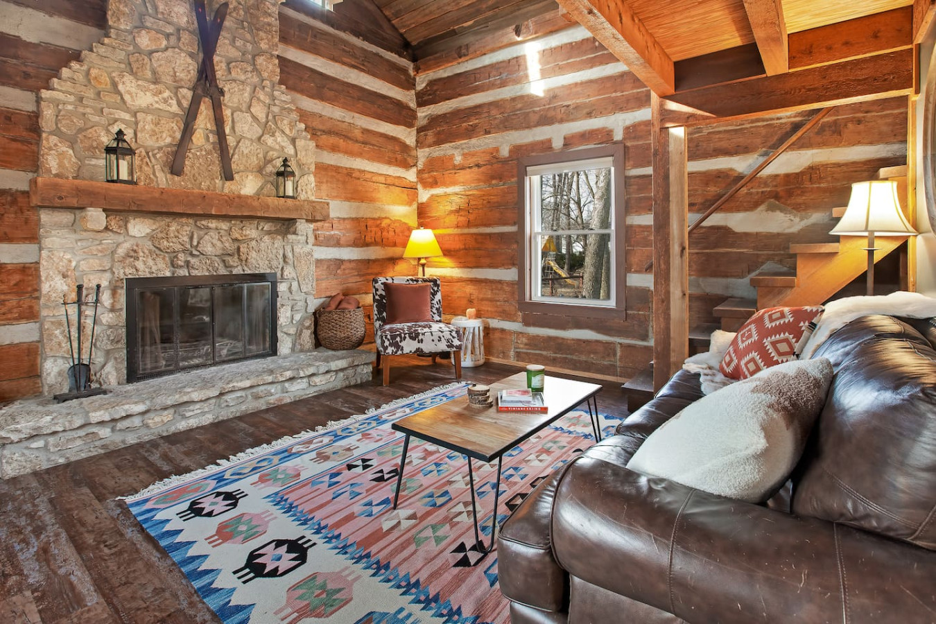 Historic Log Cabin With Cozy Fireplace - Charming Rustic Haven - Indianapolis, IN