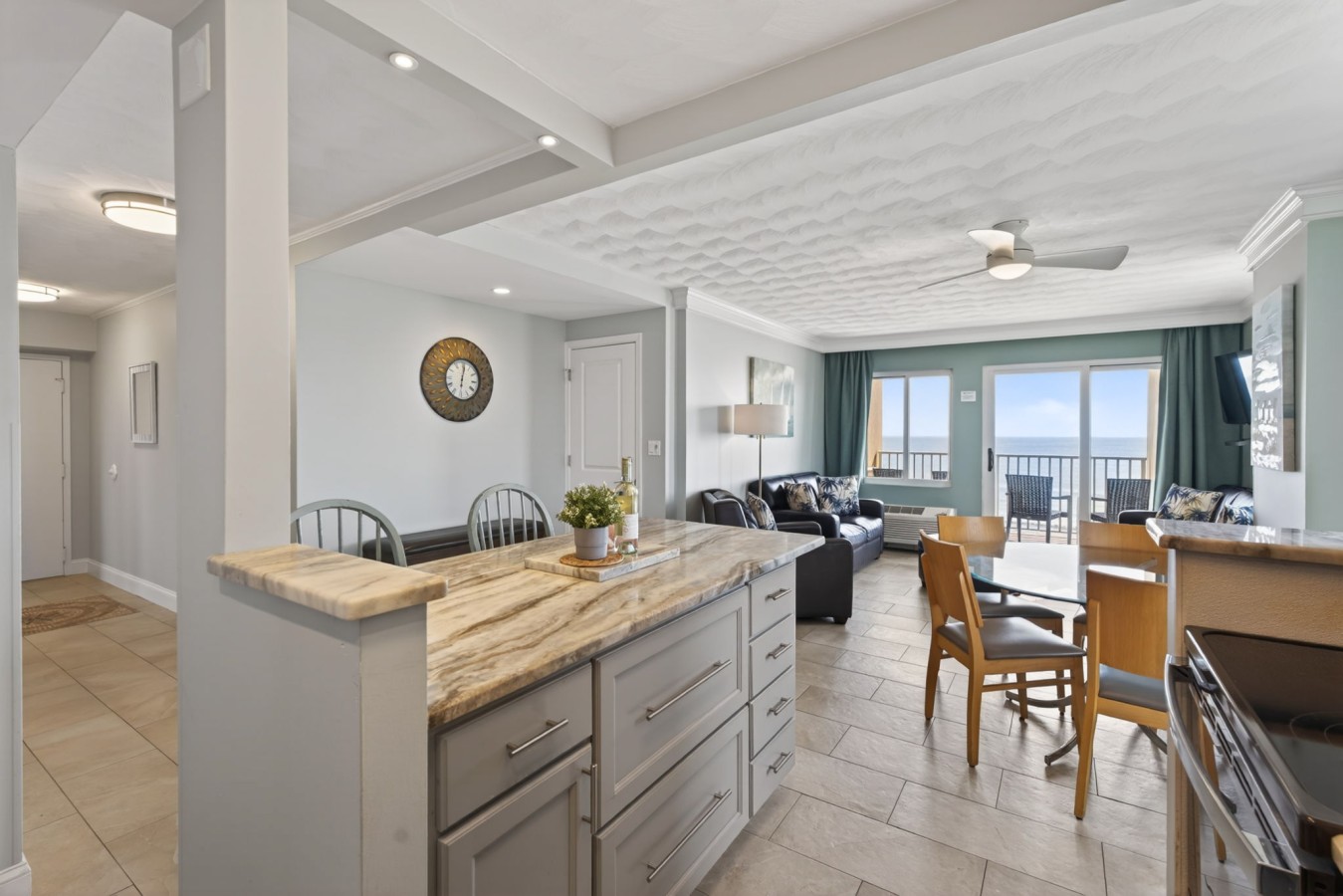 Modern Spacious 3 Bedroom w/Oceanfront Balconies 707