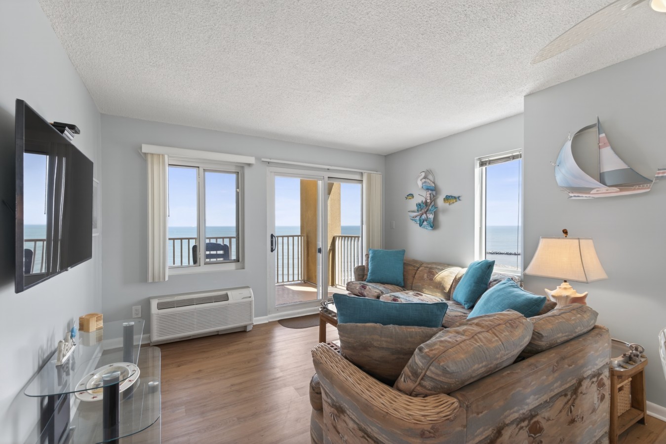 Corner Unit 3 Bedroom w/Sunrise & Sunset Views!| Pool | 1307