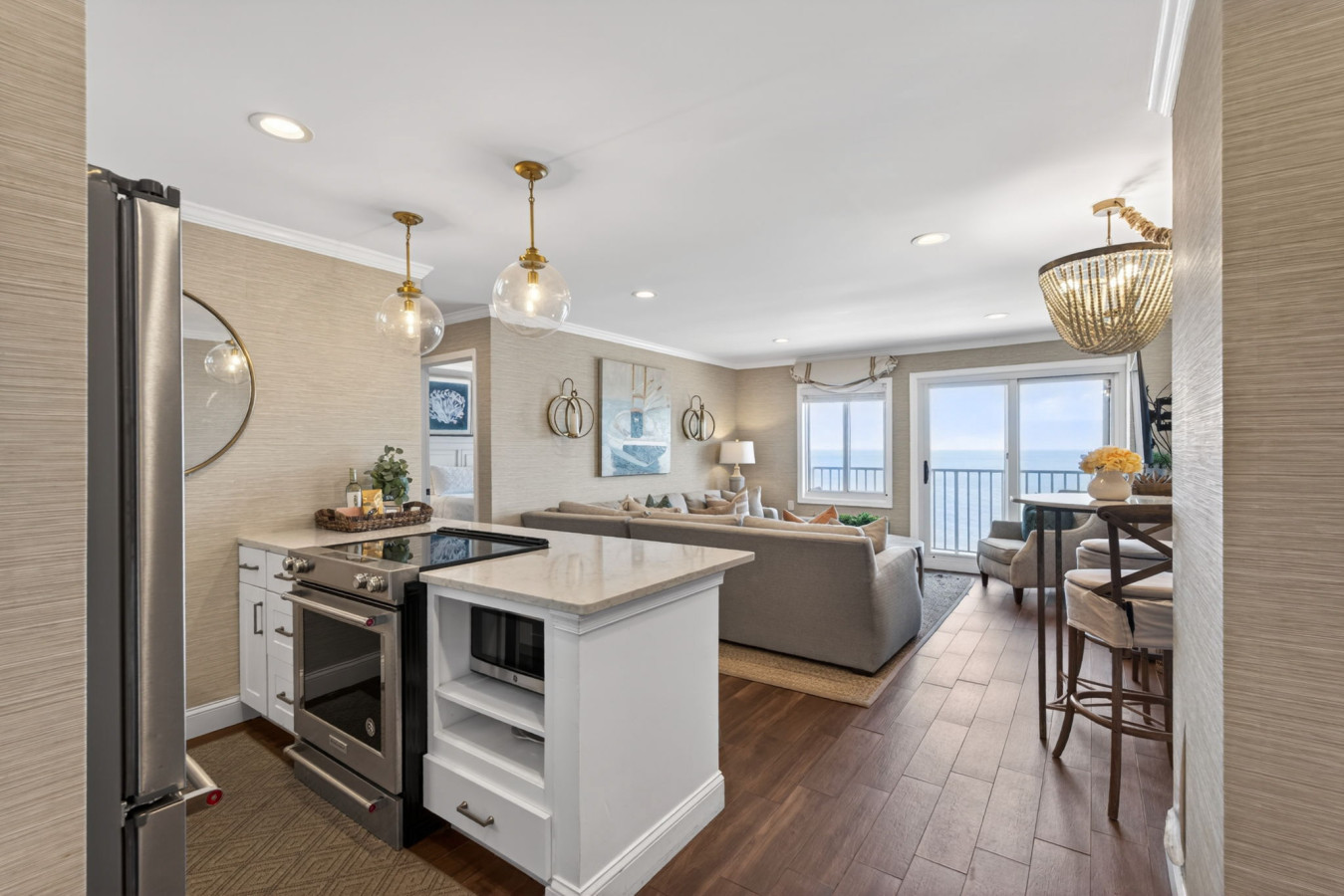 Luxury Private Haven! |Penthouse Views 14th Floor | Pool |#1401
