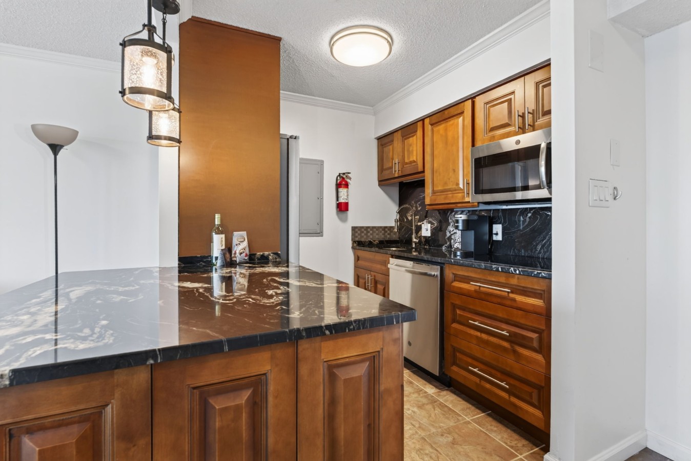 4-web-or-mls-303-atlantic-ave-1304.jpg