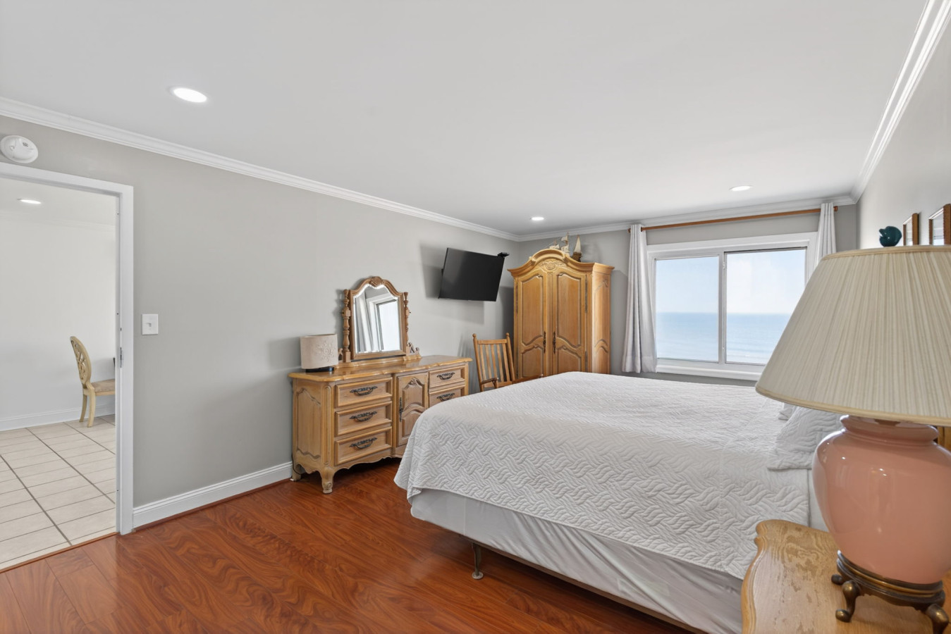Relax on Sunny Virginia Beach with Oceanfront View