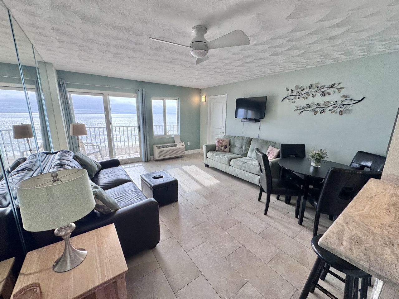 Unit 706 - Relaxing Oceanfront Private Condo w/2 Queen Beds
