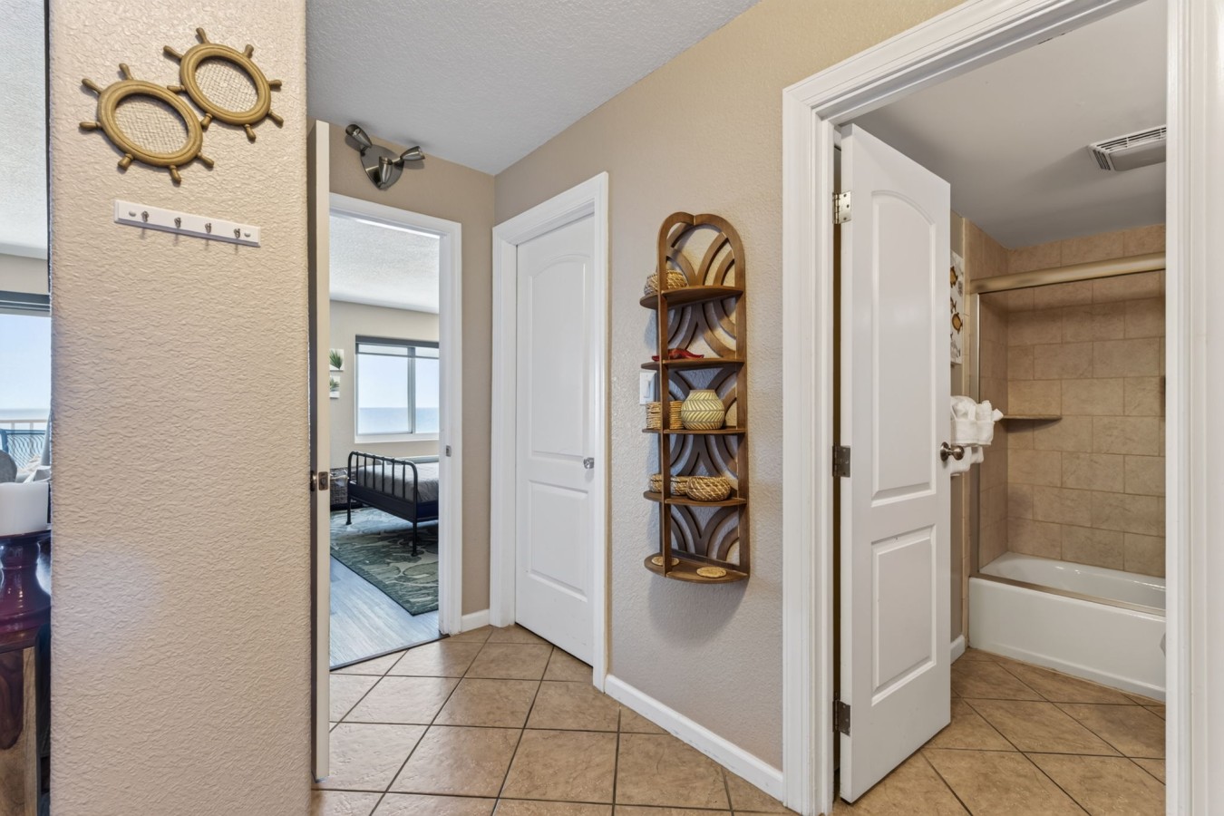 27-web-or-mls-303-atlantic-ave-903.jpg