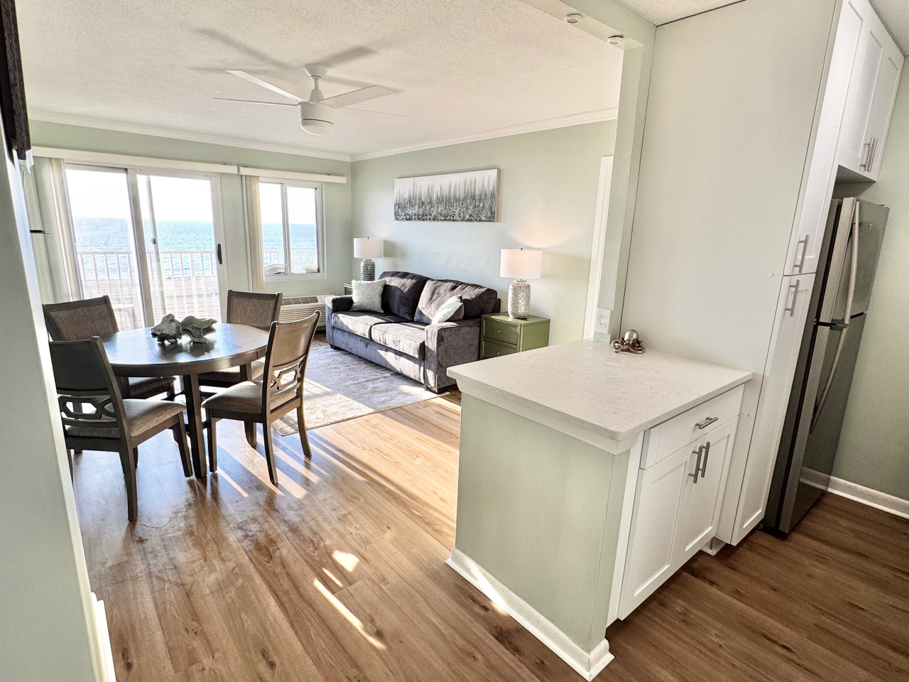 Oceanfront Balcony! Brand New Kitchen|Huge Bedroom