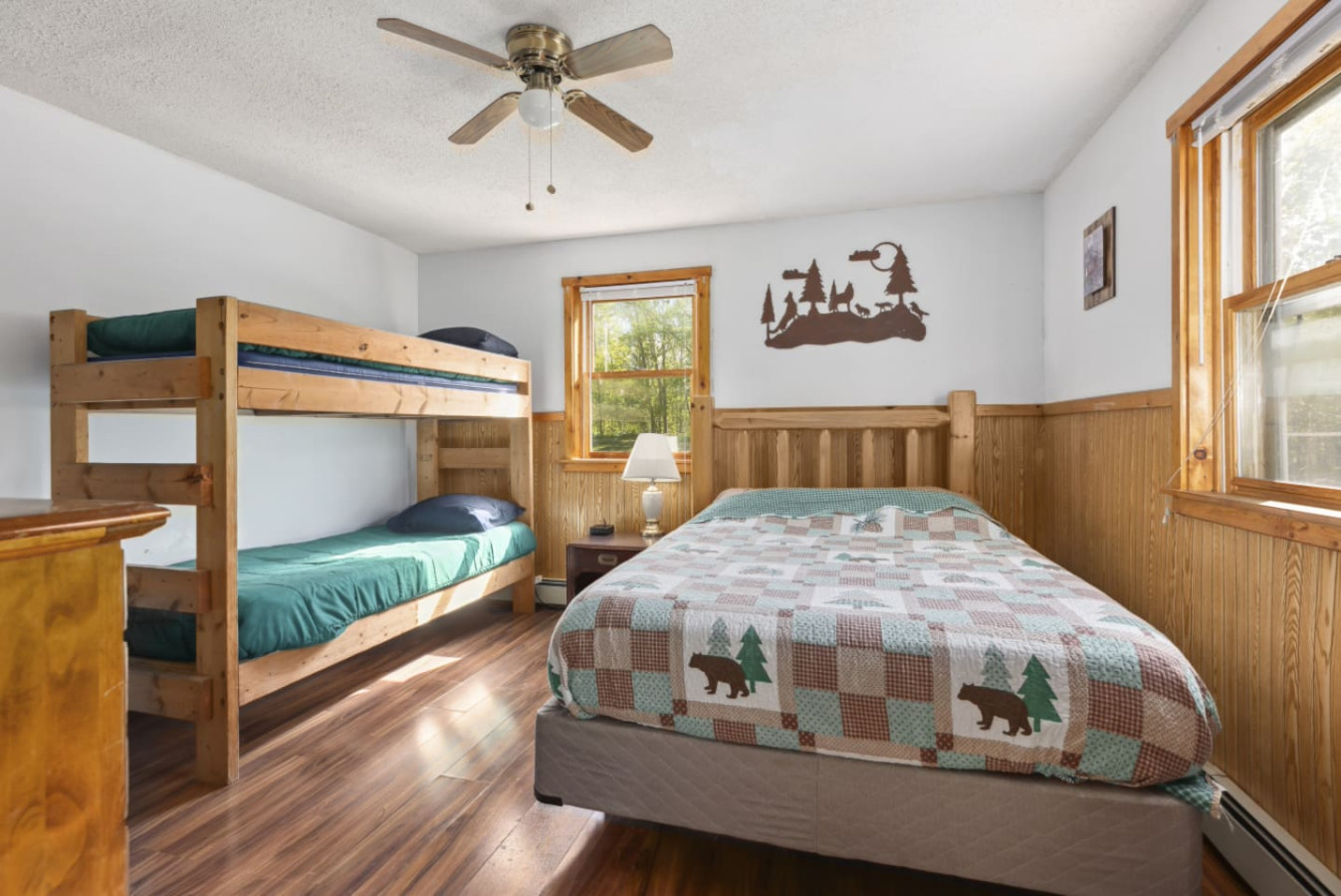 Lakeside Lodge - Bedroom 1 of 12