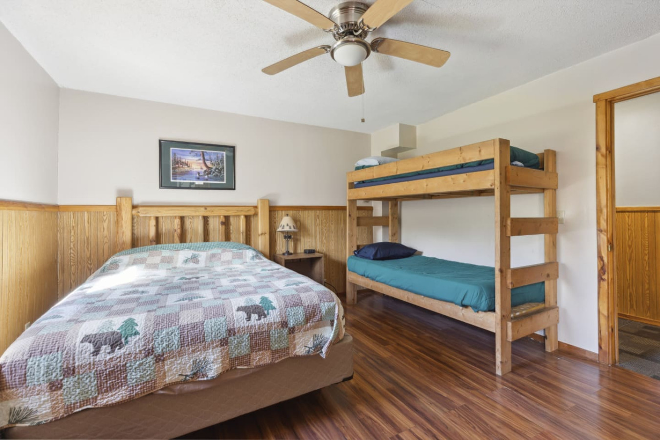 Lakeside Lodge - Bedroom 1 of 12