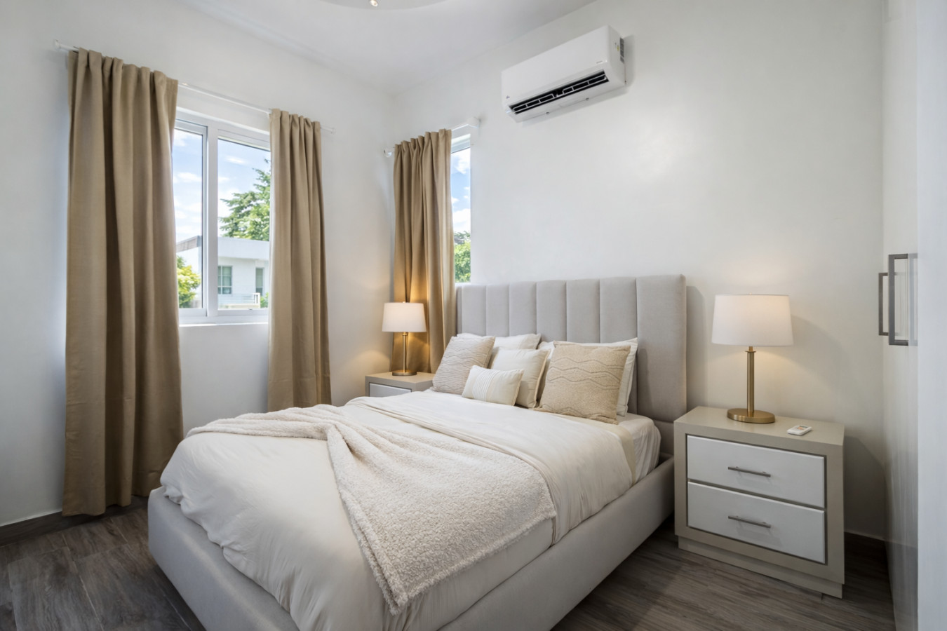 Queen Bedroom 2 .png