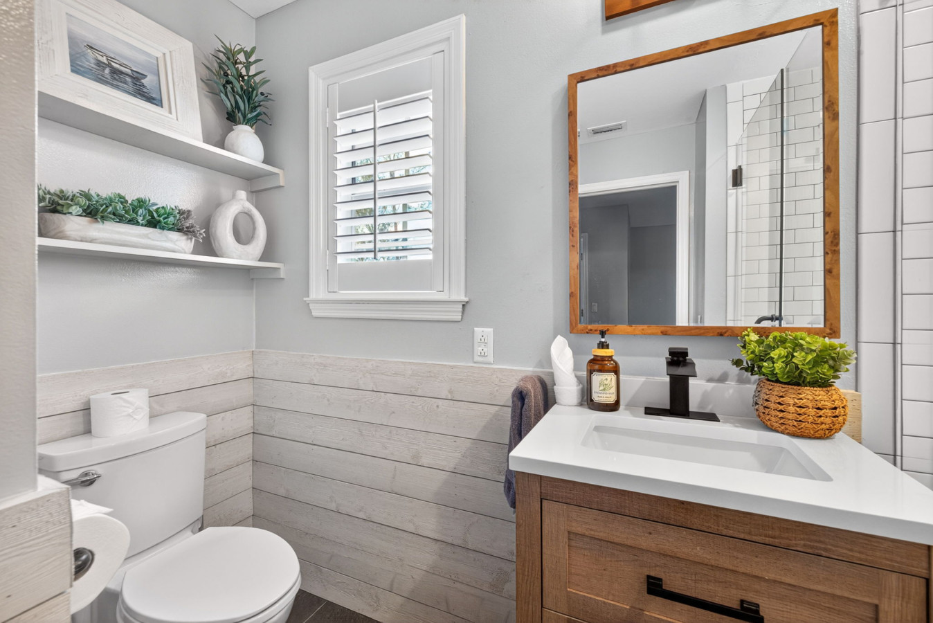 35-Guest Bathroom 2 - 1 of 2.jpg