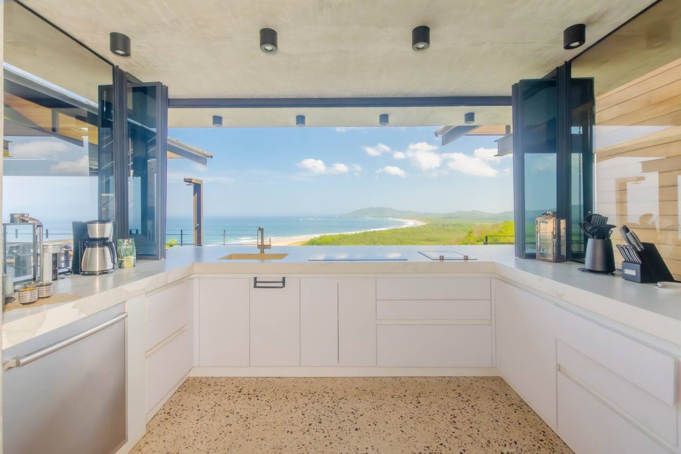 Whip up culinary delights in your fully equipped kitchen with fantastic views! Features: coffee maker, induction stove, microwave, oven & more. Private chefs love it here! Enjoy gourmet cooking with a breathtaking Costa Rican backdrop. Message us now