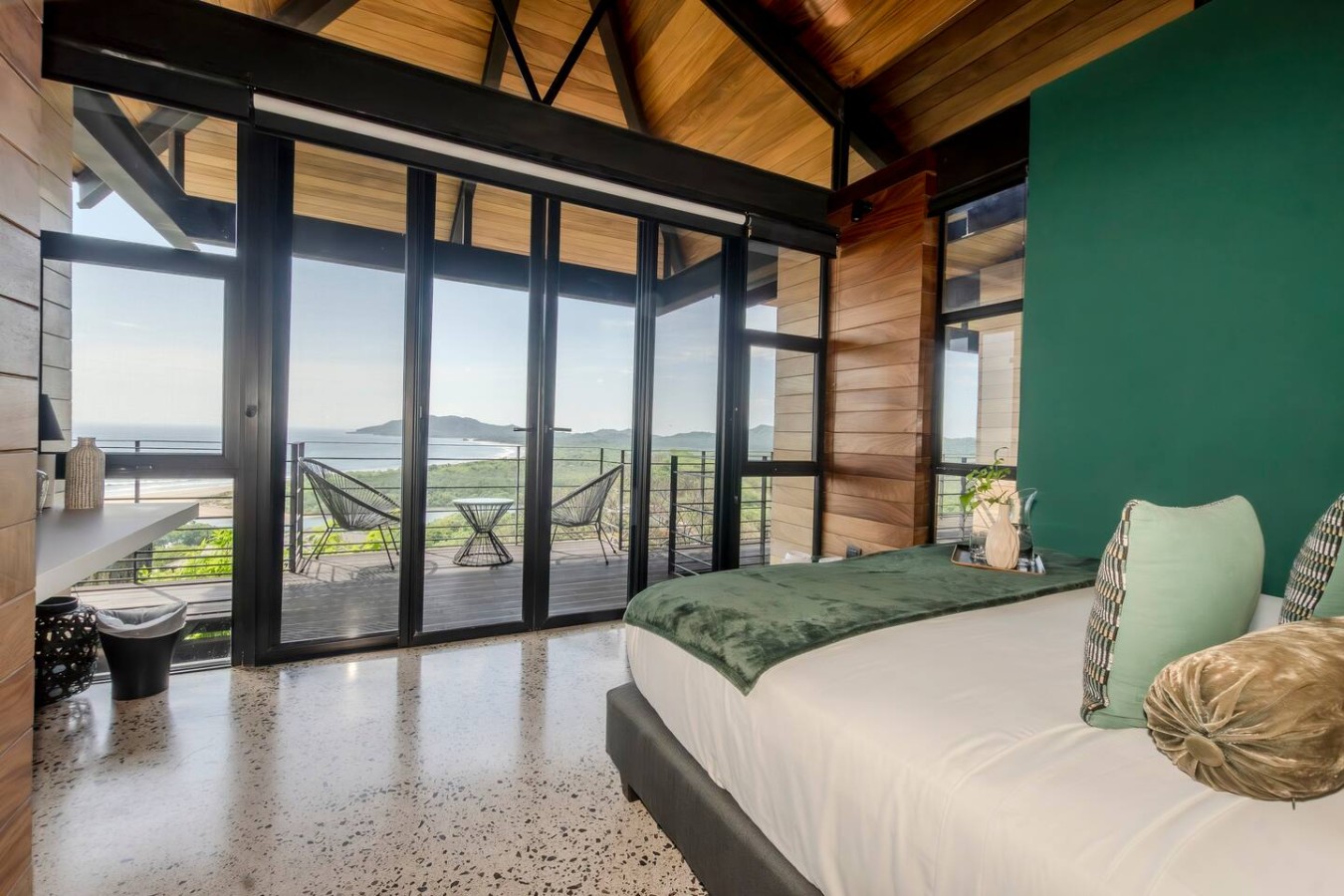 Find your perfect balance! This room offers seamless indoor-outdoor living, with a versatile king/twin bed setup, A/C & blackouts. Recharge after adventures or work from your desk. Your ideal Costa Rica base awaits! Book your adventures today!