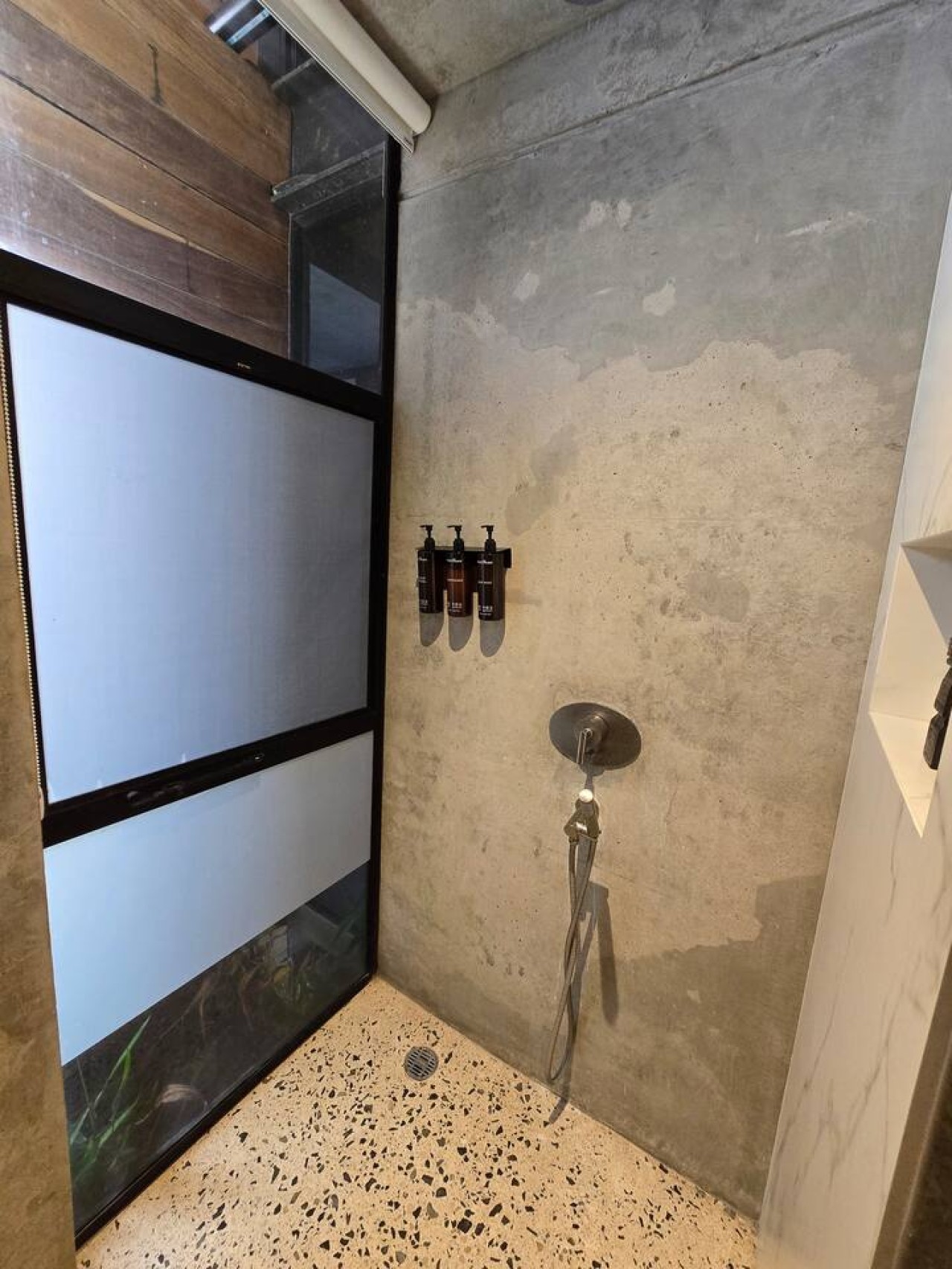 Convenient for all! This well-appointed bath offers a refreshing shower, hairdryer, & our signature curated shampoo, gel, rinse. Perfect for refreshing after a day exploring Costa Rica. Inquire about our cleaning schedule for ultimate convenience!