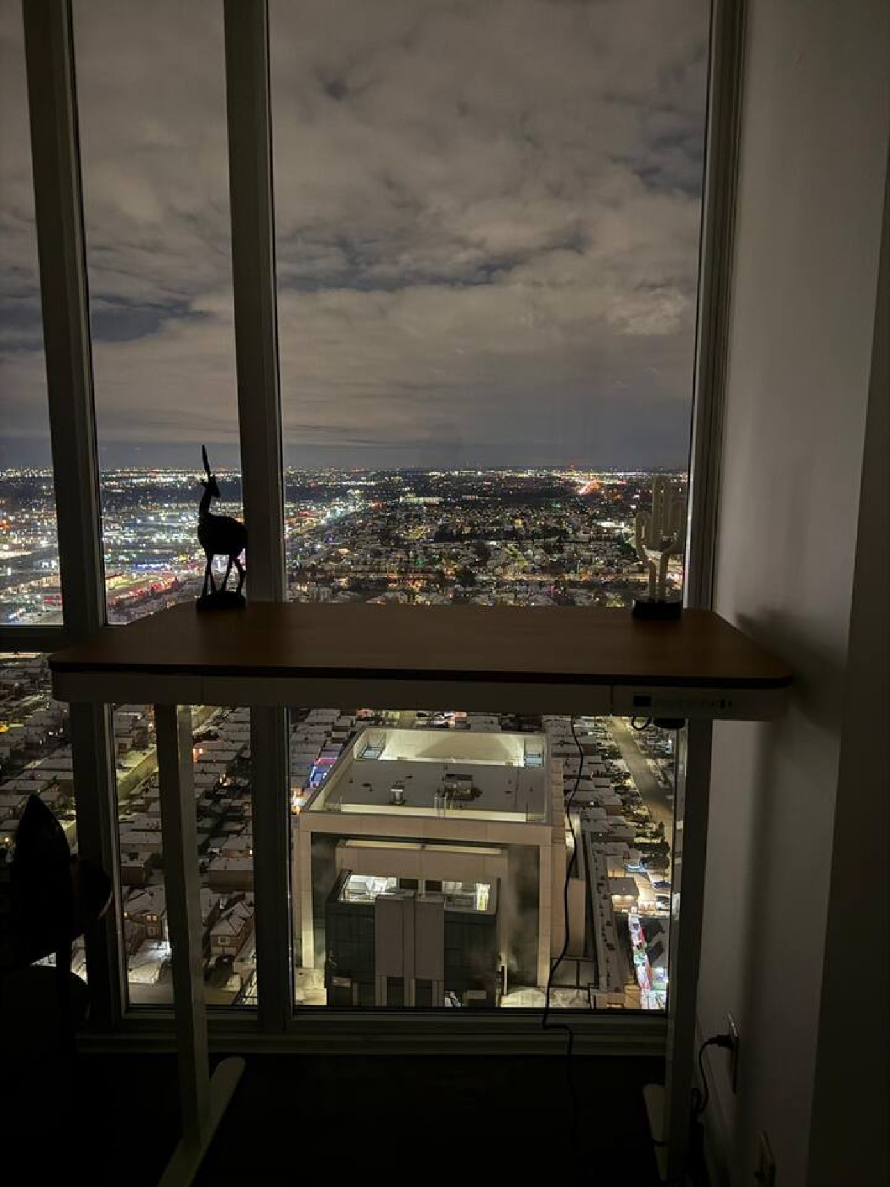 Penthouse 2BR+Den | Skyline Views • SQ1 • Parking photo 8