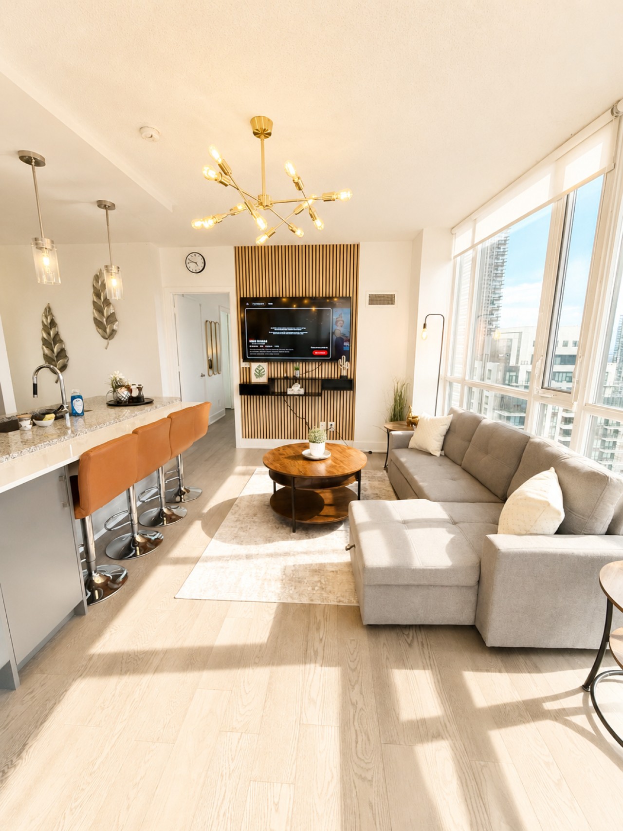 Penthouse 2BR+Den | Skyline Views • SQ1 • Parking — furnished suite photo 33 in Mississauga