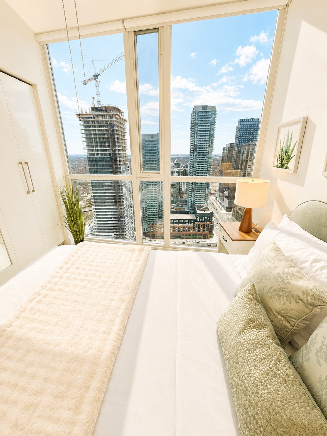 Penthouse 2BR+Den | Skyline Views • SQ1 • Parking — furnished suite photo 25 in Mississauga