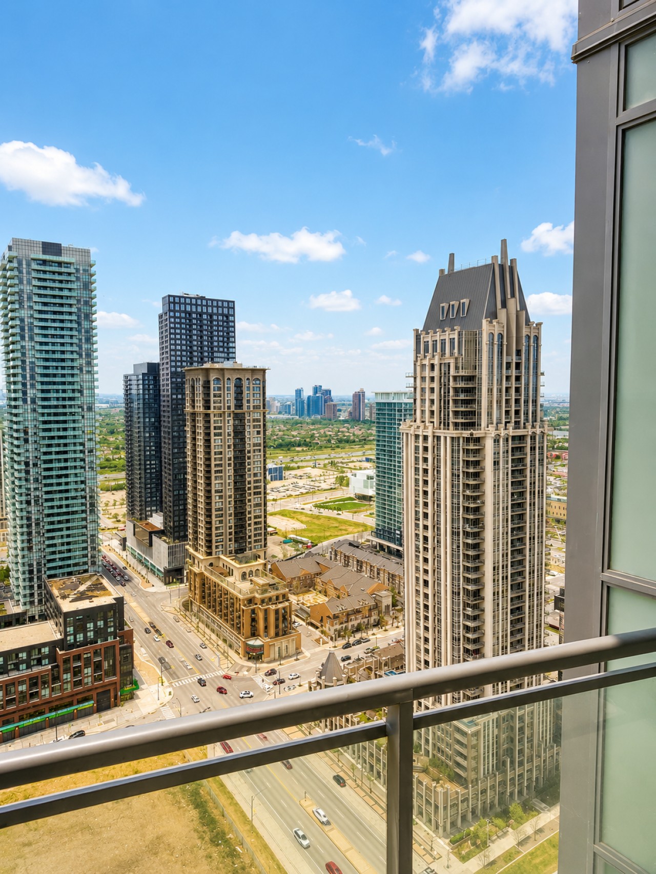 Penthouse 2BR+Den | Skyline Views • SQ1 • Parking — furnished suite photo 29 in Mississauga