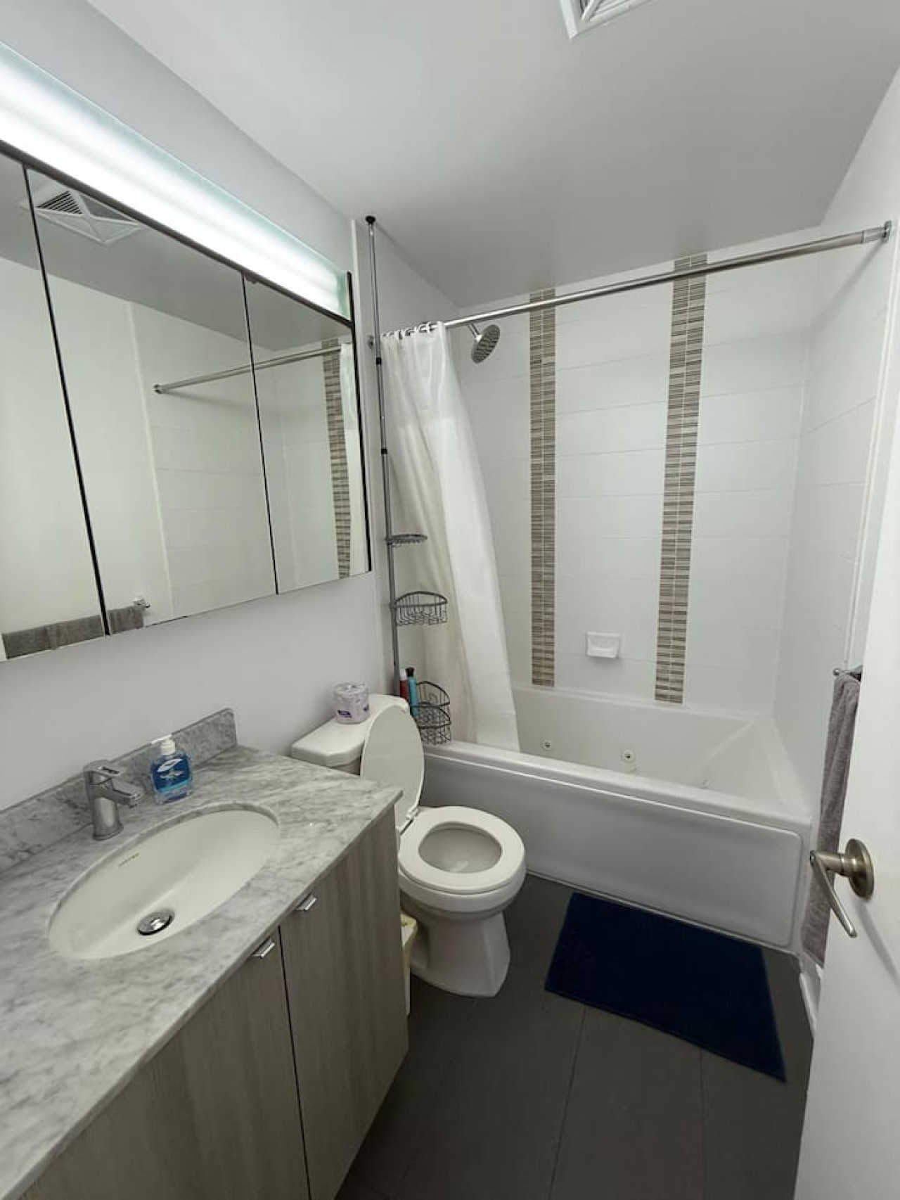 Penthouse 2BR+Den | Skyline Views • SQ1 • Parking photo 12