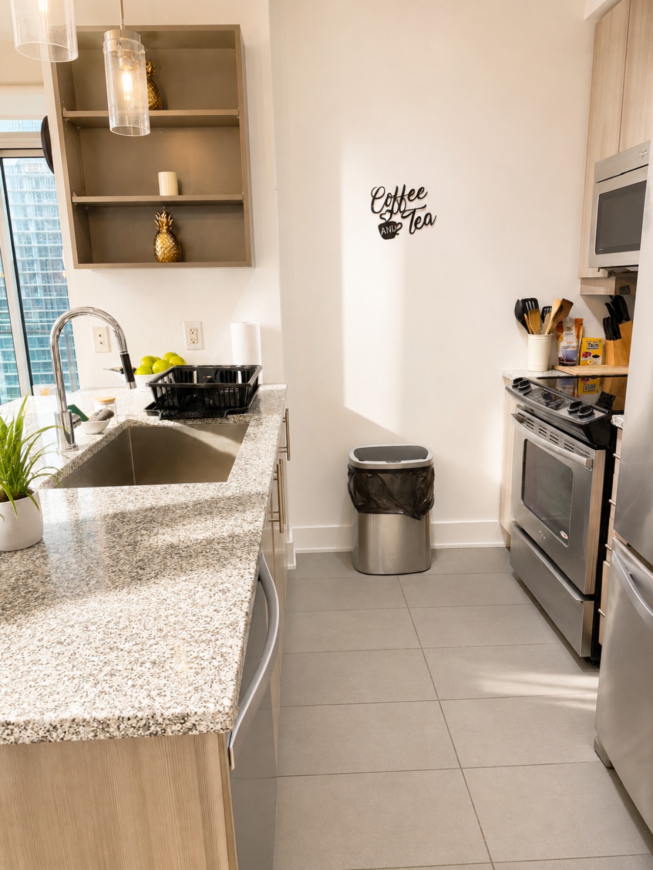 Penthouse 2BR+Den | Skyline Views • SQ1 • Parking — furnished suite photo 32 in Mississauga