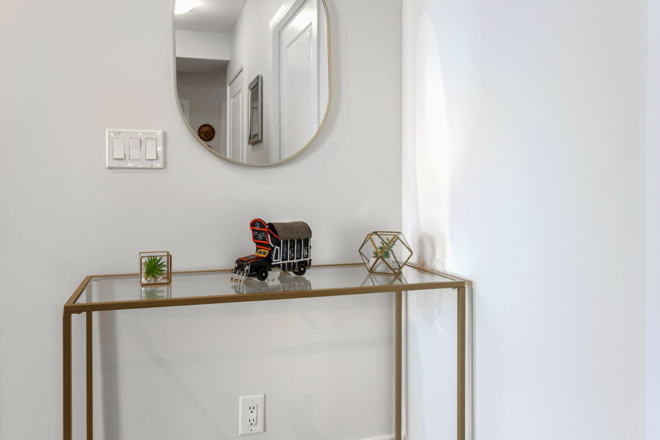 Lavish 2BR/2Bath Condo Steps to Square One Mall photo 44